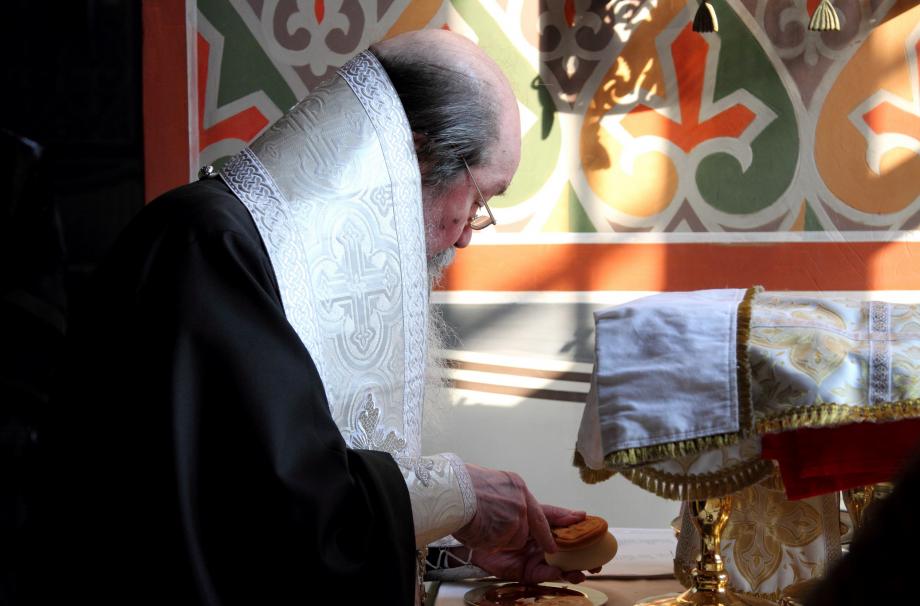 почетный настоятель Никольского собора преосвященнейший епископ Илиан