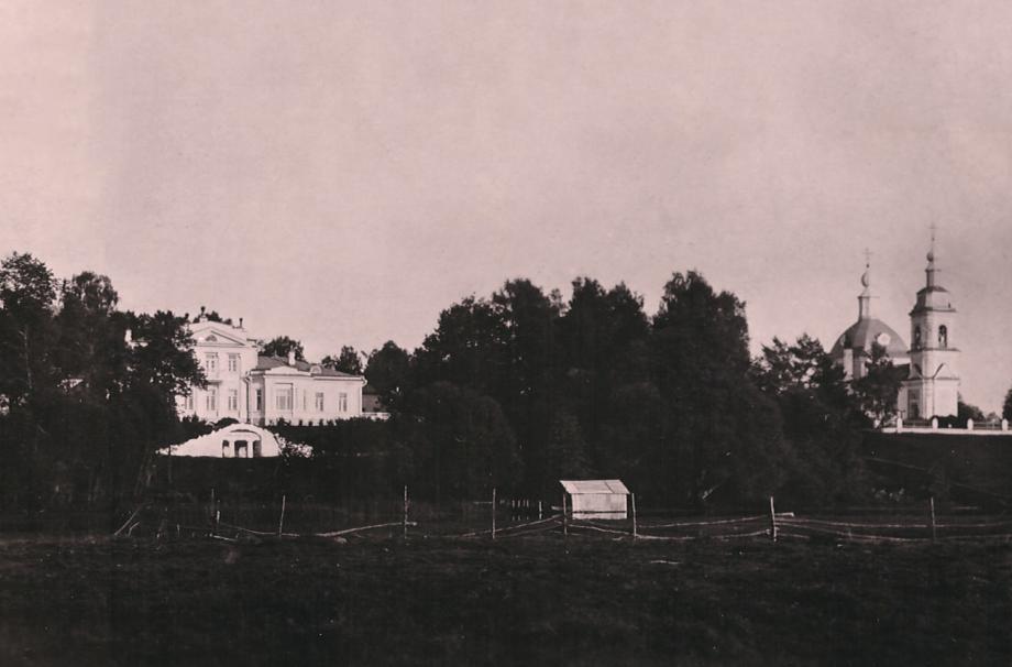 Дом Беренса-Шлиппе и храм в Любанове. 1900-е. Частный архив Ю.Б. Шлиппе