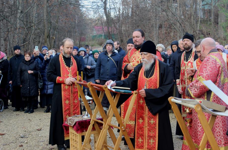 Освящение креста в Новоборисовке