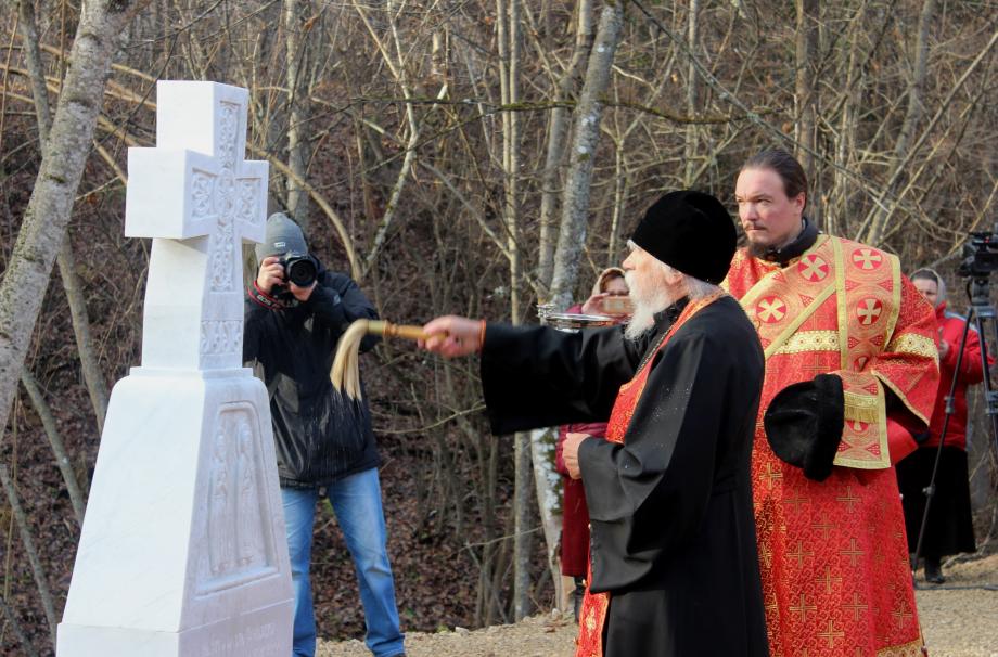 Освящение креста в Новоборисовке