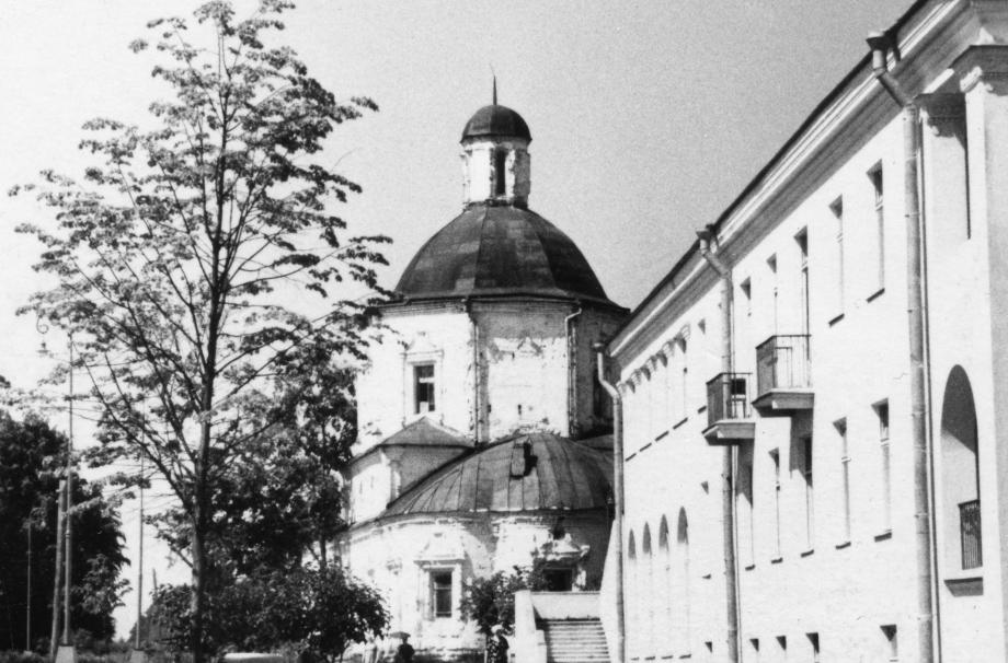 Успенский храм и санаторий «Литвиново». 1961. Фотограф А.П. Гришин