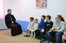 Священник Иоанн в Детской студии  "Мэри Поппинс",  Наро-Фоминск